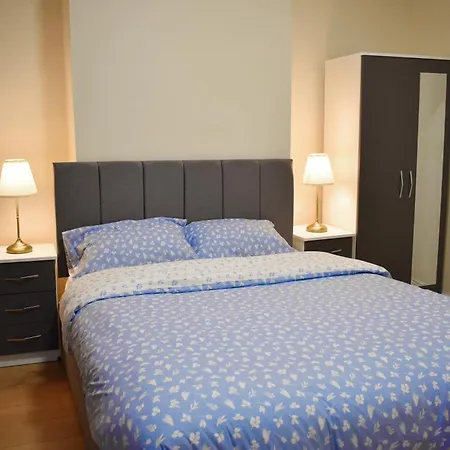 Centre In Edgbaston Near Stadium, Free Parking Homestay Birmingham